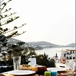 αλέα Νάουσα