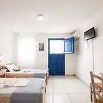 αλέα Νάουσα